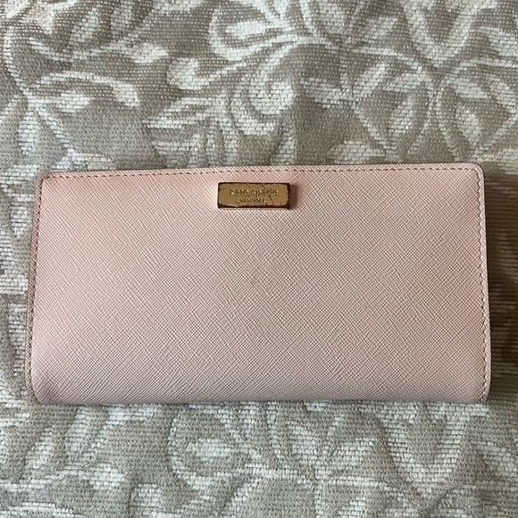 Kate Spade ♠️ Pink Bifold Wallet Gold Hardware - Picture 2 of 5